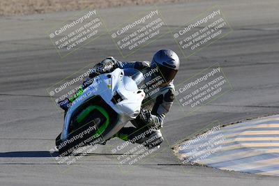 media/Jan-08-2022-SoCal Trackdays (Sat) [[1ec2777125]]/Turn 10 (2pm)/